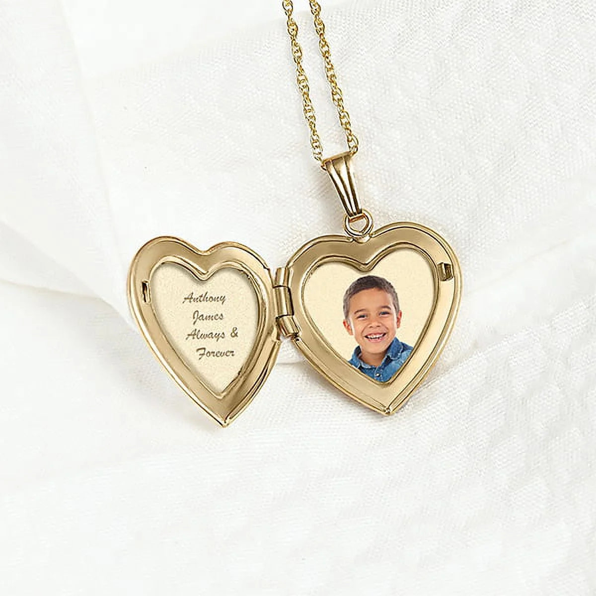 Solid 14K Yellow Gold Mother of Pearl Heart Locket X612511